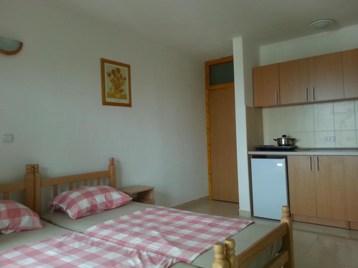 Apartments Nurkovic Dobra Voda Buitenkant foto